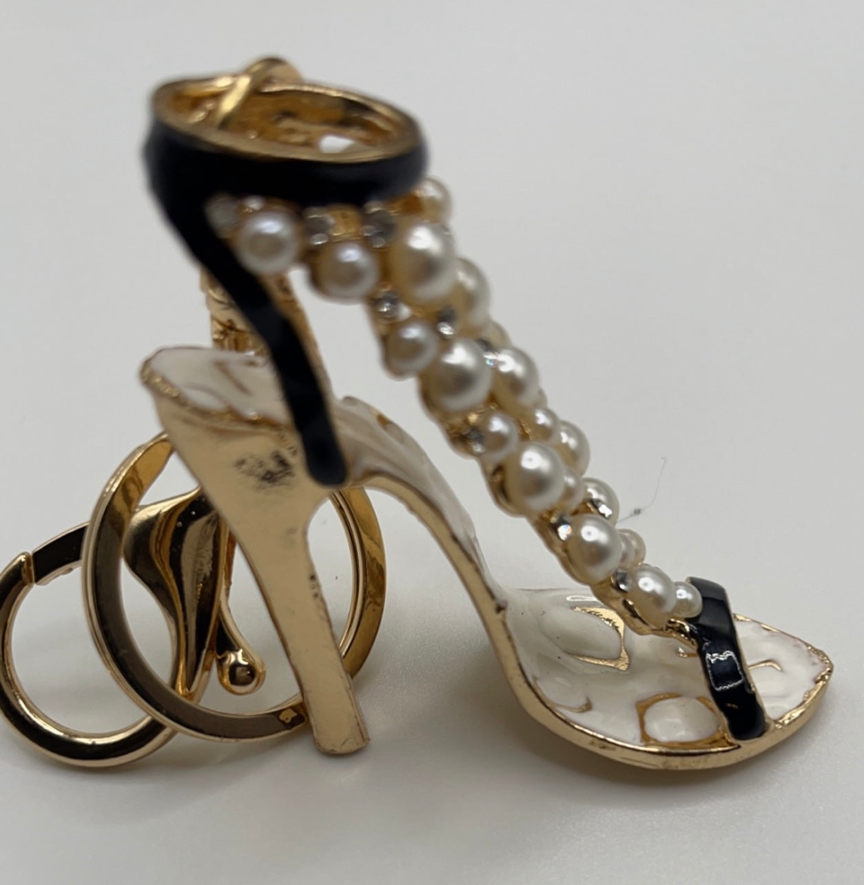 EMBELLISHED STILETTO KEYCHAIN  GOLD  OR SILVER